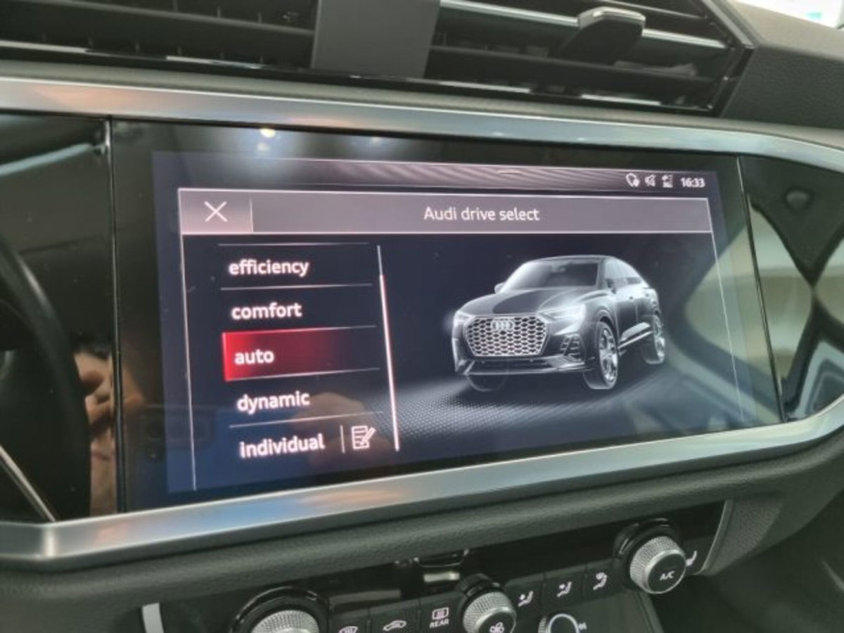 Audi Q3 Sportback 35 TDI quattro S tronic S line edition (16)