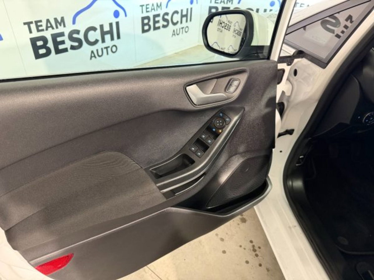 Ford Fiesta 1.1 75 CV 5 porte Titanium (7)