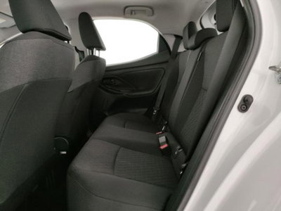 Toyota Yaris 1.0 5 porte Active (15)