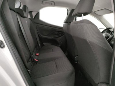 Toyota Yaris 1.0 5 porte Active (17)