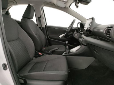 Toyota Yaris 1.0 5 porte Active (7)