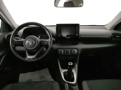 Toyota Yaris 1.0 5 porte Active (8)
