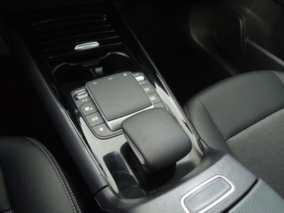 Mercedes-Benz GLA SUV 200 d Business Extra auto (11)
