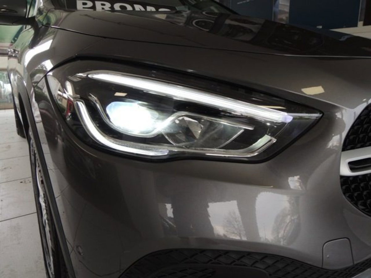 Mercedes-Benz GLA SUV 200 d Business Extra auto (3)