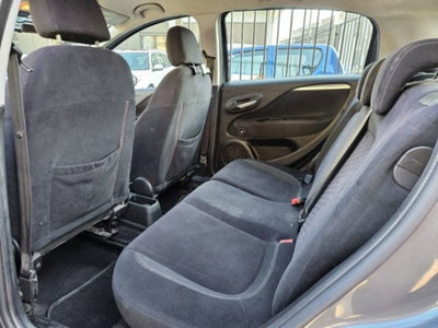 Fiat Punto 1.3 MJT II 75 CV 5 porte Lounge (7)