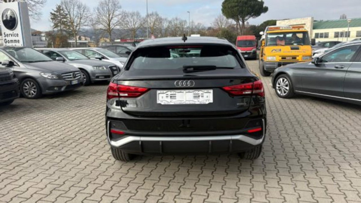 Audi Q3 Sportback 40 TDI quattro S tronic S line edition (3)