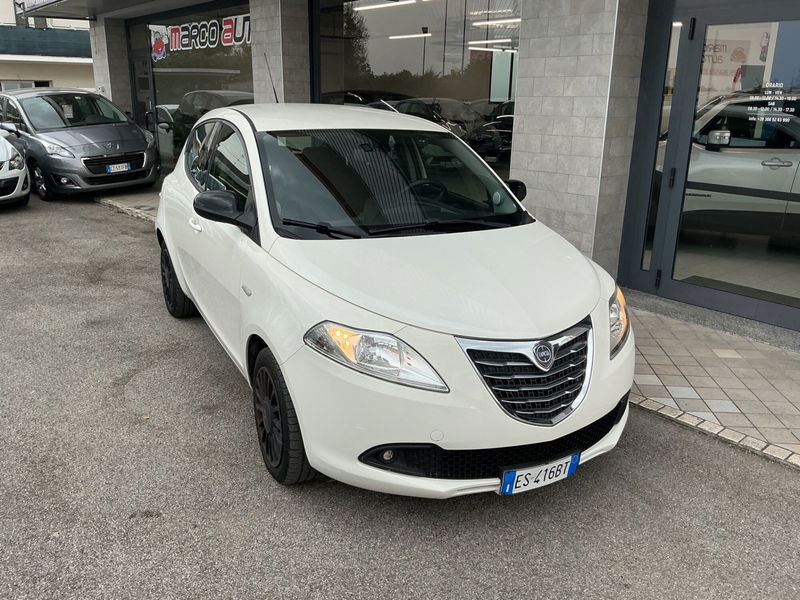 Lancia Ypsilon 1.2 69 CV 5 porte Platinum