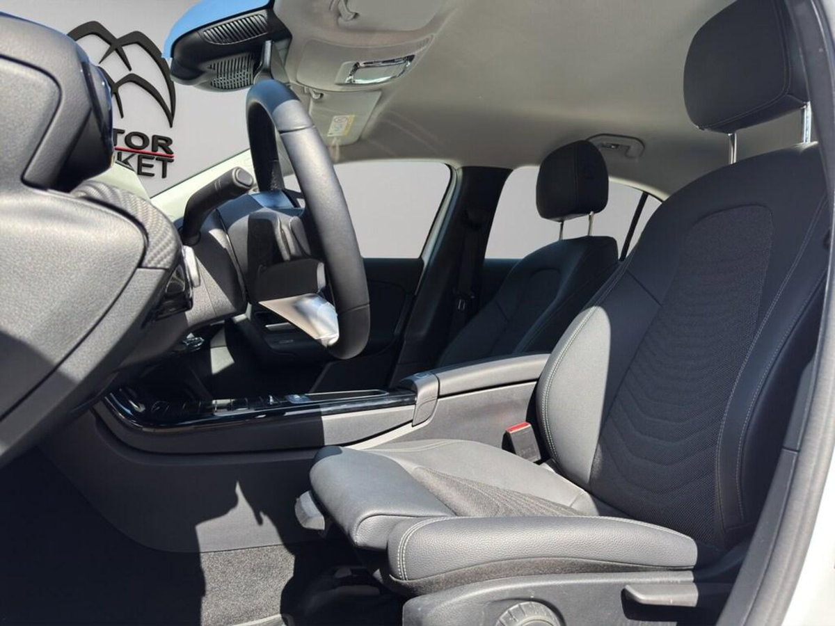 Mercedes-Benz Classe A 180 d Premium (15)