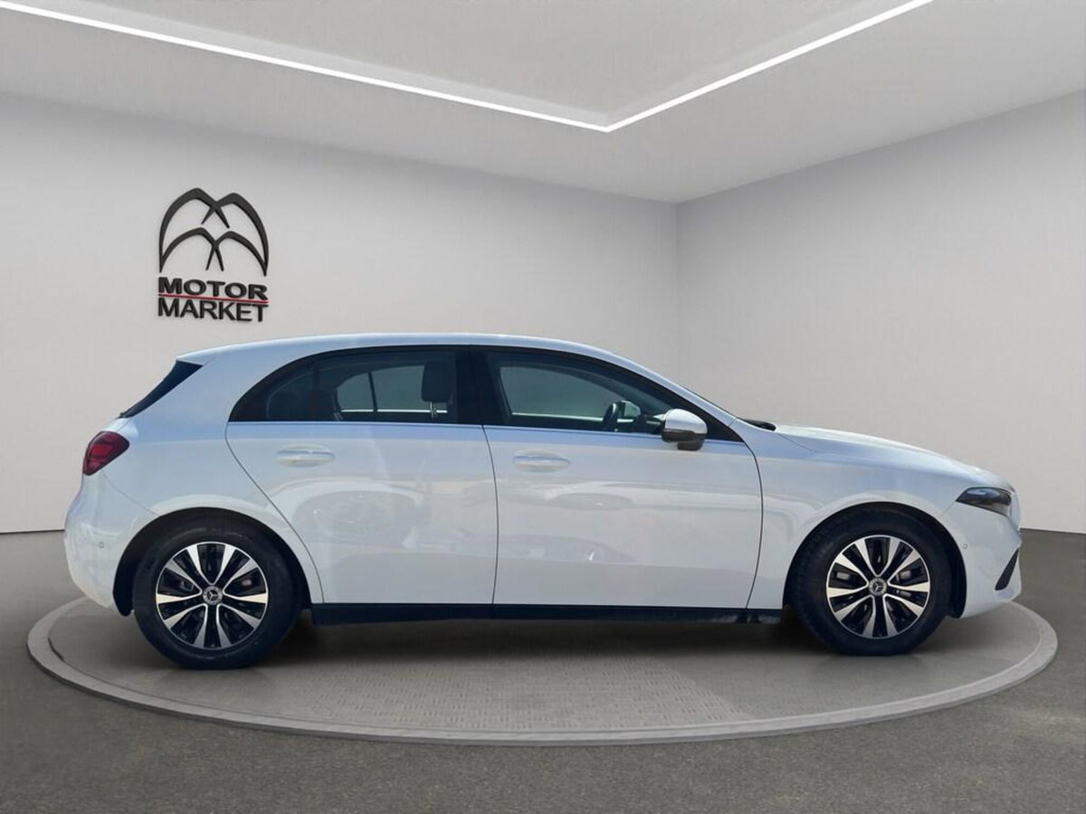 Mercedes-Benz Classe A 180 d Premium (4)