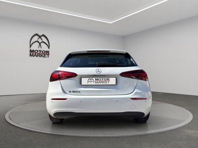 Mercedes-Benz Classe A 180 d Premium (6)