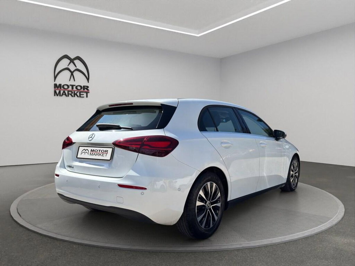 Mercedes-Benz Classe A 180 d Premium (7)