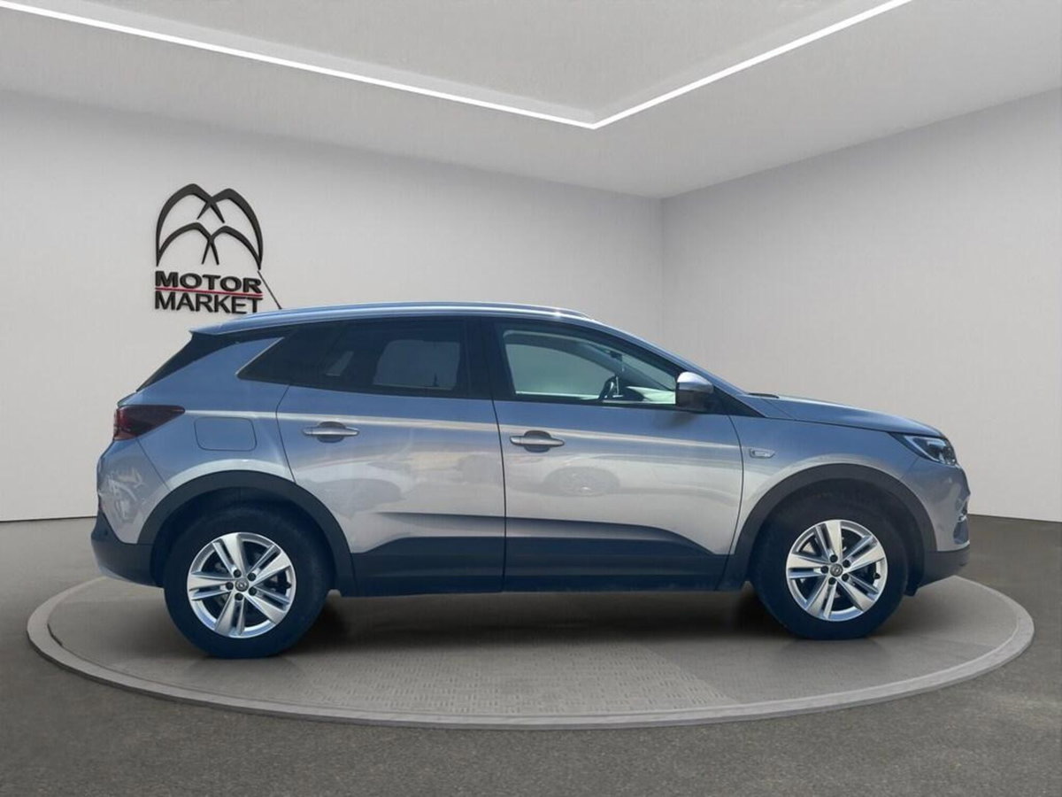 Opel Grandland X 1.5 diesel Ecotec Start&Stop Elegance (4)