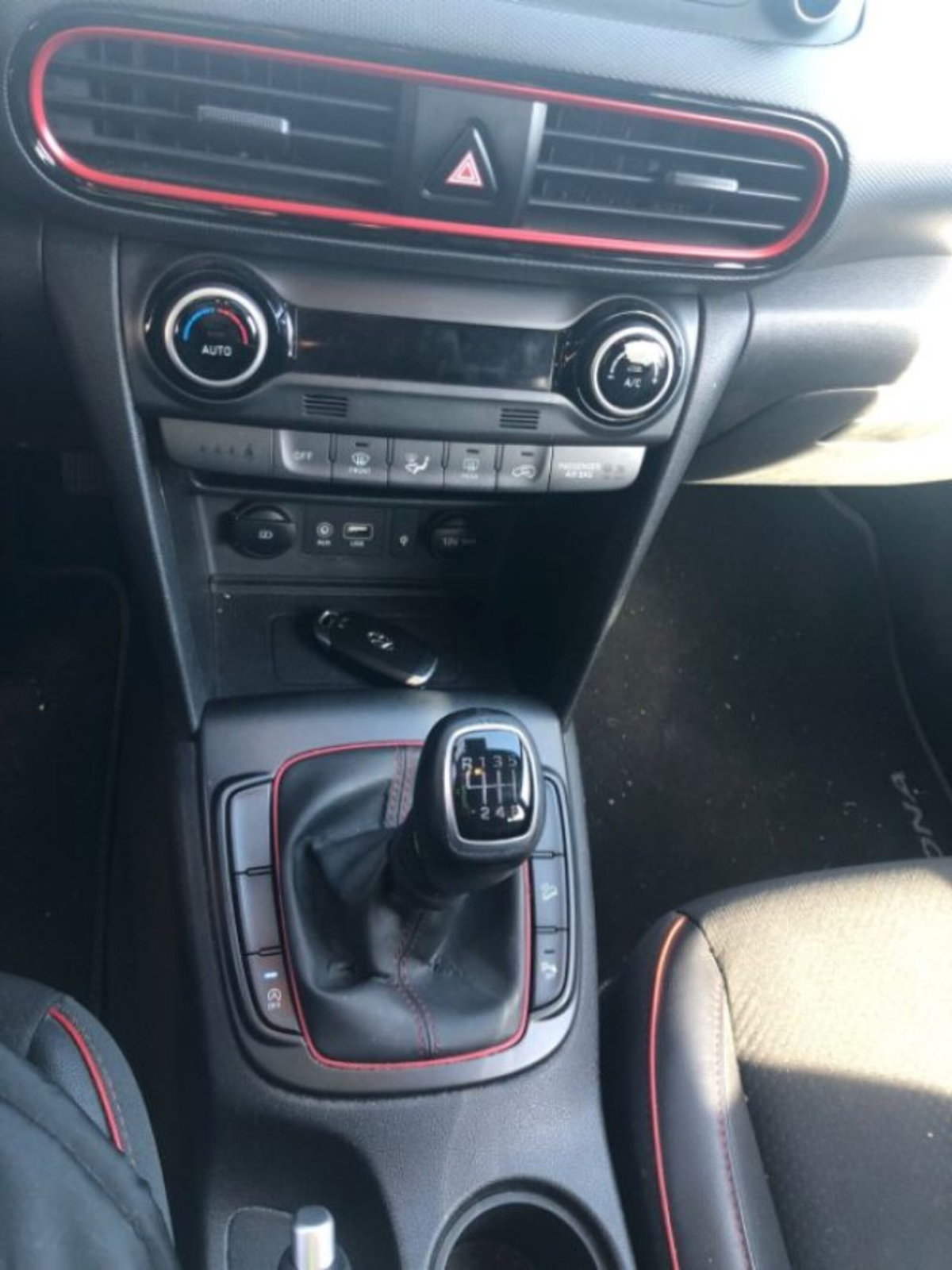 Hyundai Kona 1.6 CRDI 115 CV Xpossible (12)