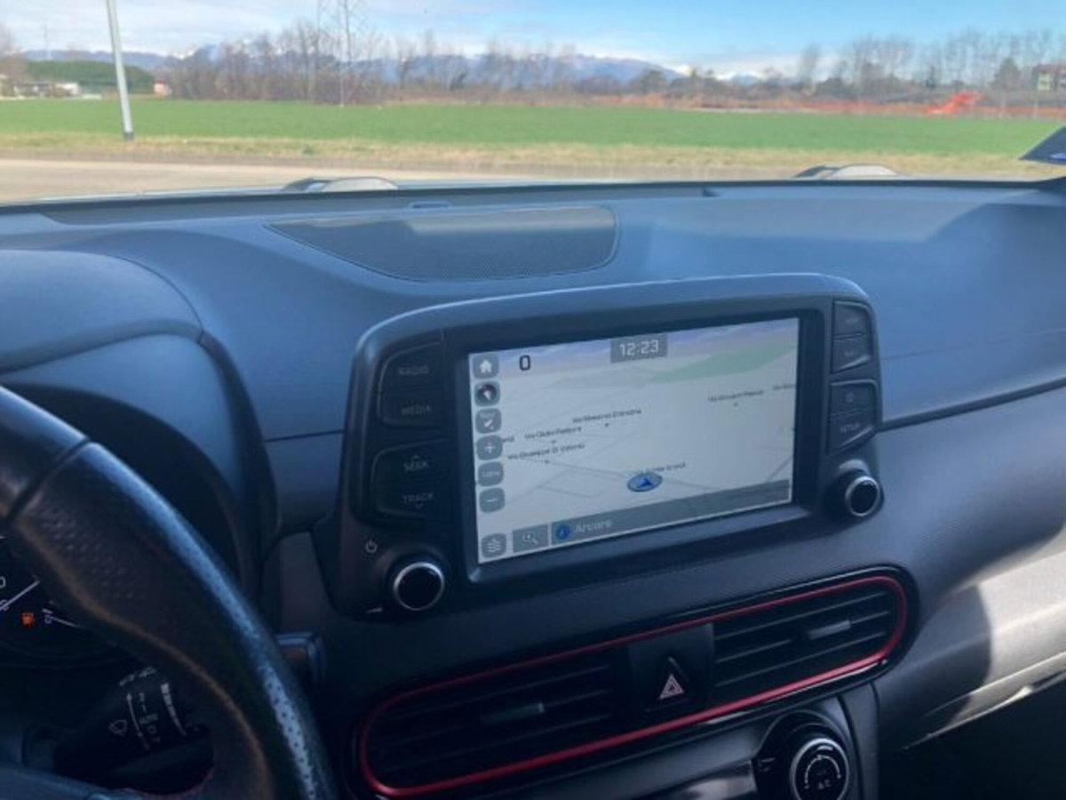 Hyundai Kona 1.6 CRDI 115 CV Xpossible (13)