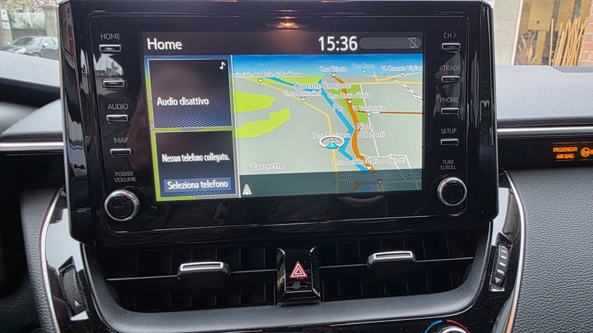Toyota Corolla 1.8 Hybrid Business (12)