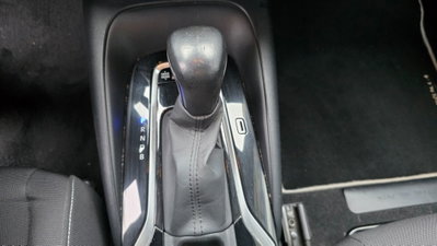 Toyota Corolla 1.8 Hybrid Business (14)