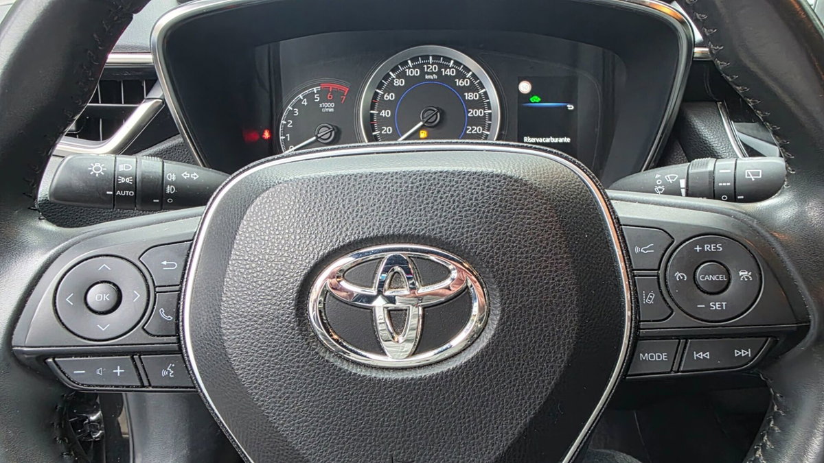 Toyota Corolla 1.8 Hybrid Business (15)
