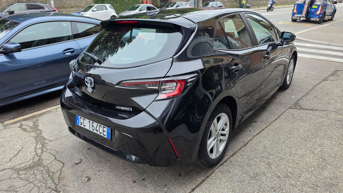 Toyota Corolla 1.8 Hybrid Business (4)