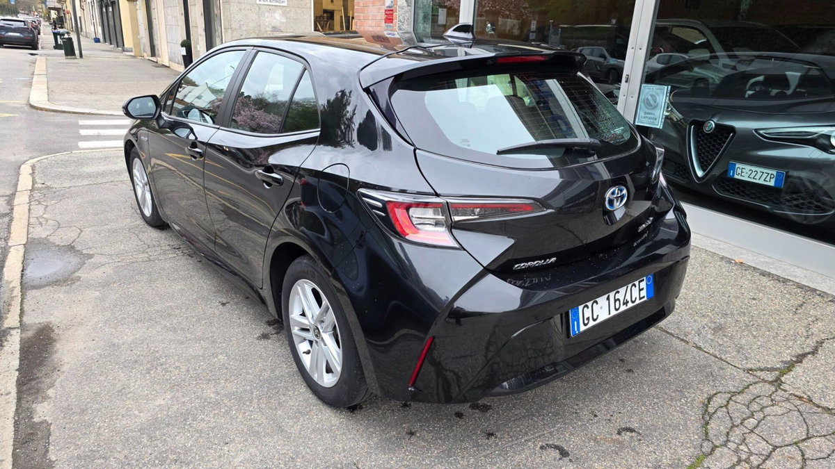Toyota Corolla 1.8 Hybrid Business (6)