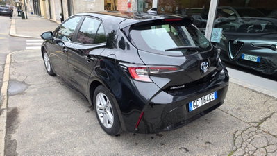 Toyota Corolla 1.8 Hybrid Business (6)