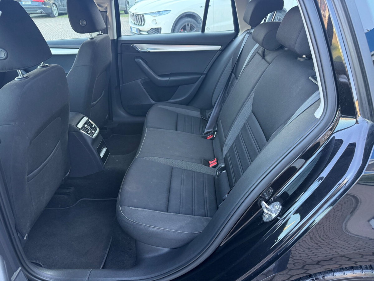 Skoda Octavia Station Wagon 1.5 G-TEC DSG Wagon Ambition (16)