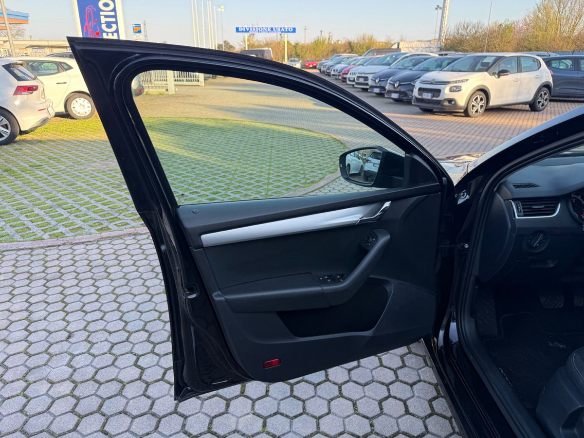 Skoda Octavia Station Wagon 1.5 G-TEC DSG Wagon Ambition (17)