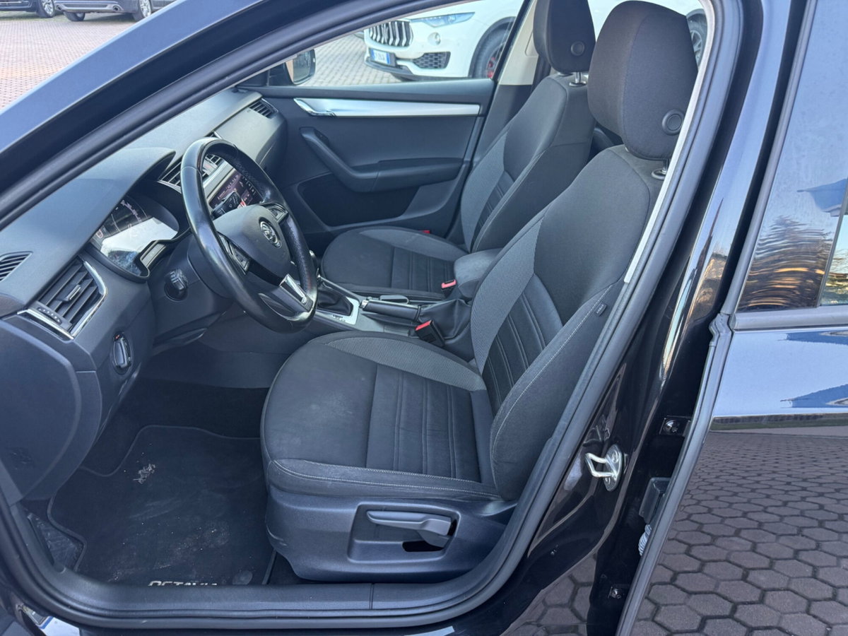 Skoda Octavia Station Wagon 1.5 G-TEC DSG Wagon Ambition (18)