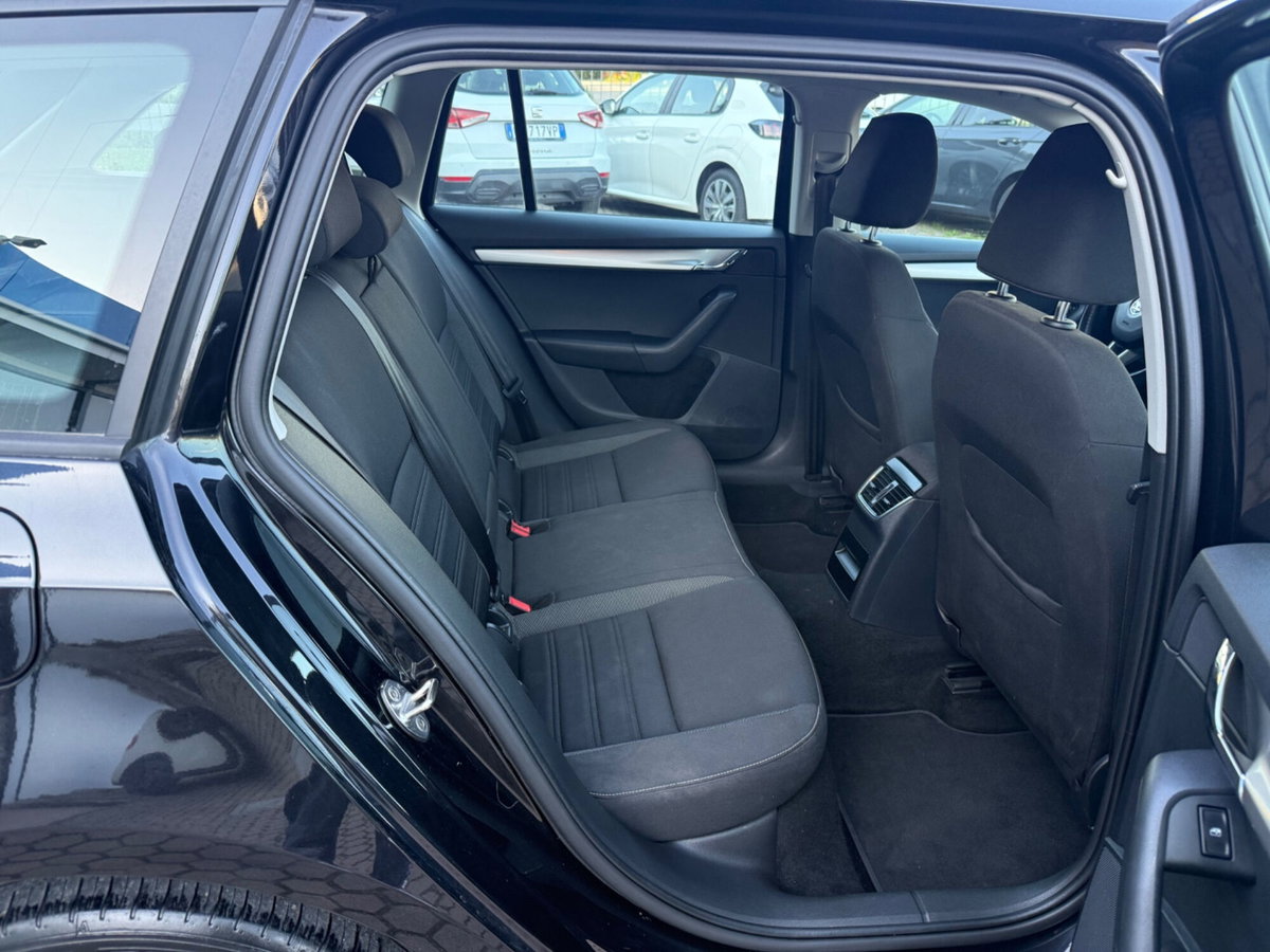 Skoda Octavia Station Wagon 1.5 G-TEC DSG Wagon Ambition (20)
