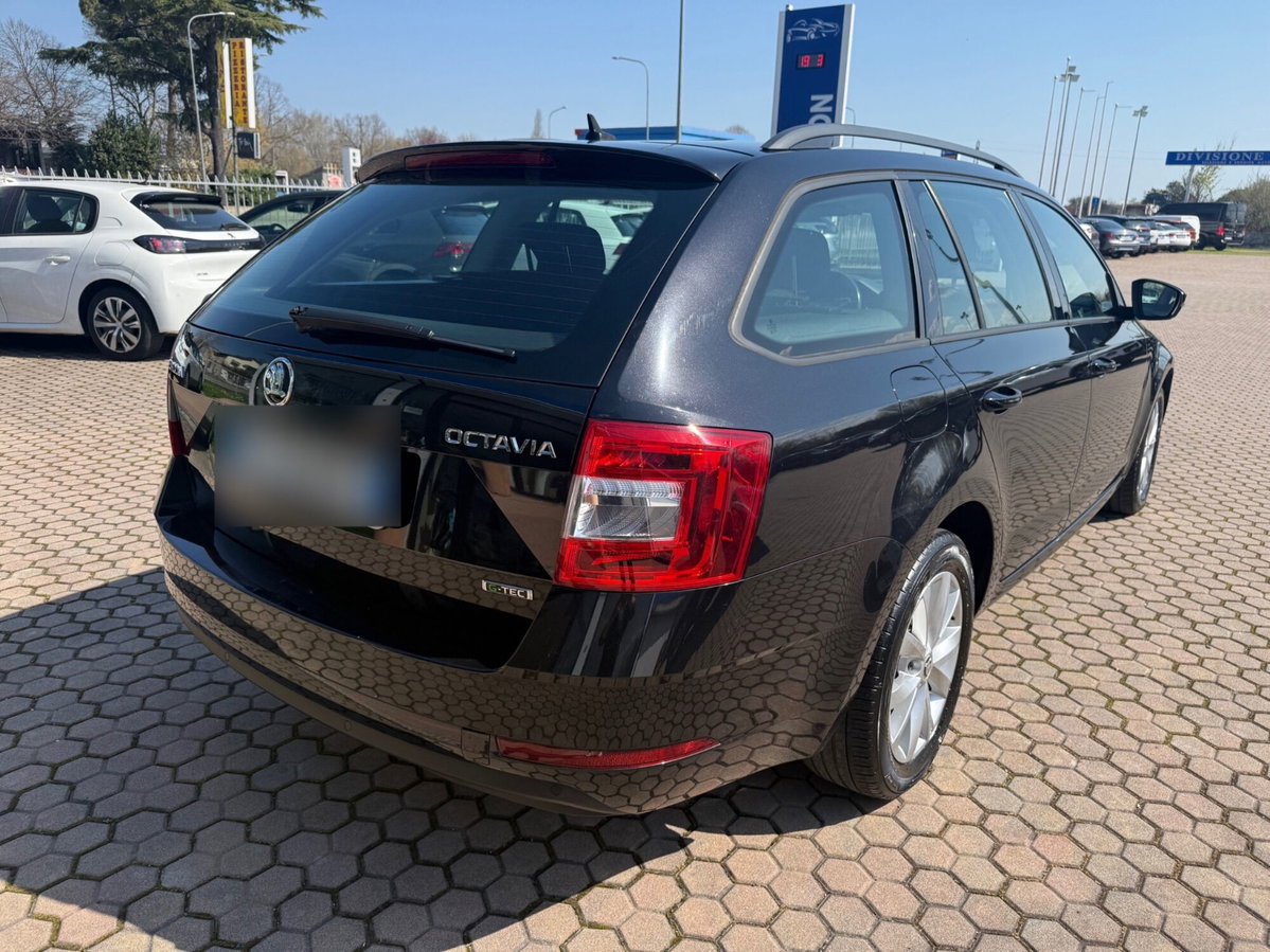 Skoda Octavia Station Wagon 1.5 G-TEC DSG Wagon Ambition (4)