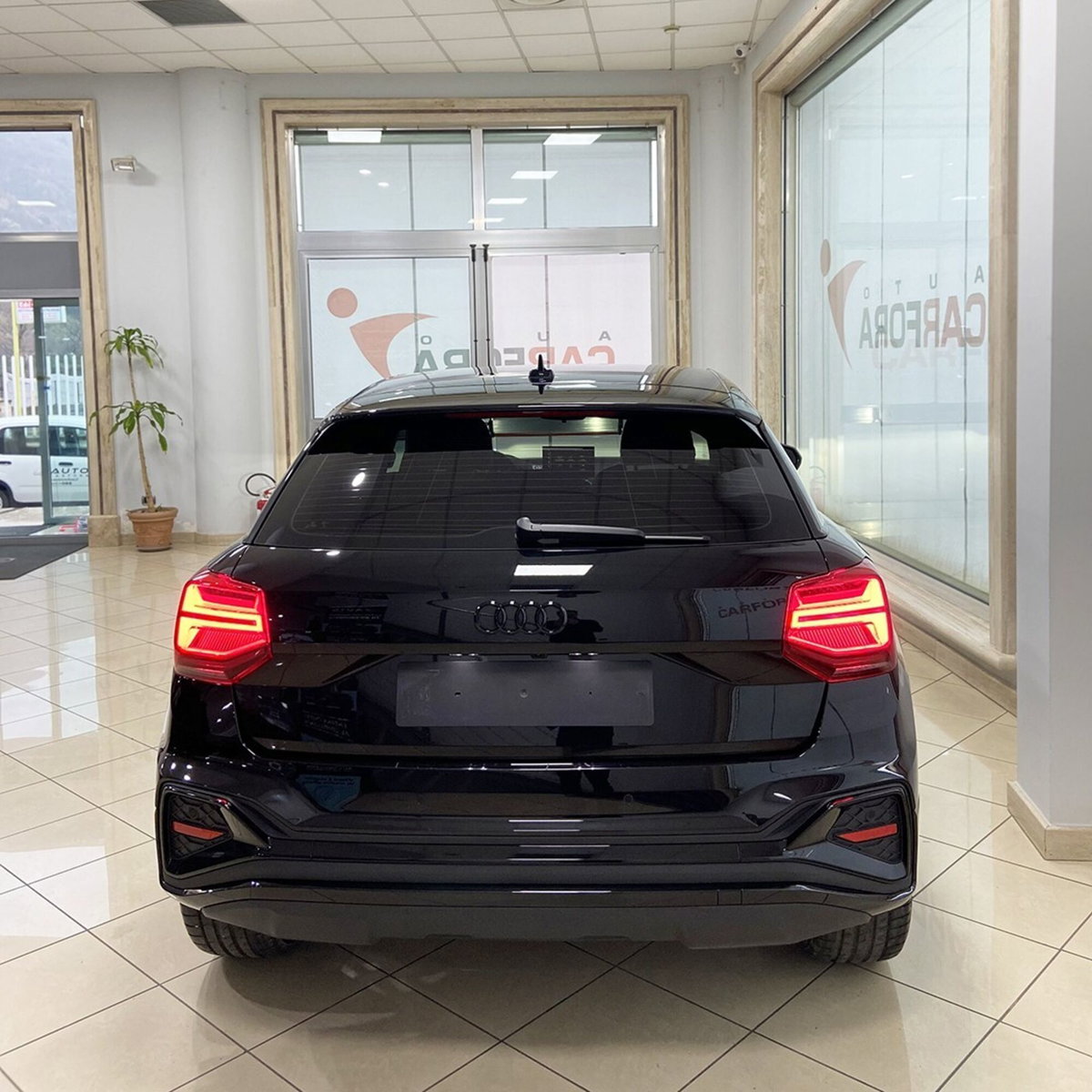 Audi Q2 Q2 35 TDI S tronic Identity Black (4)
