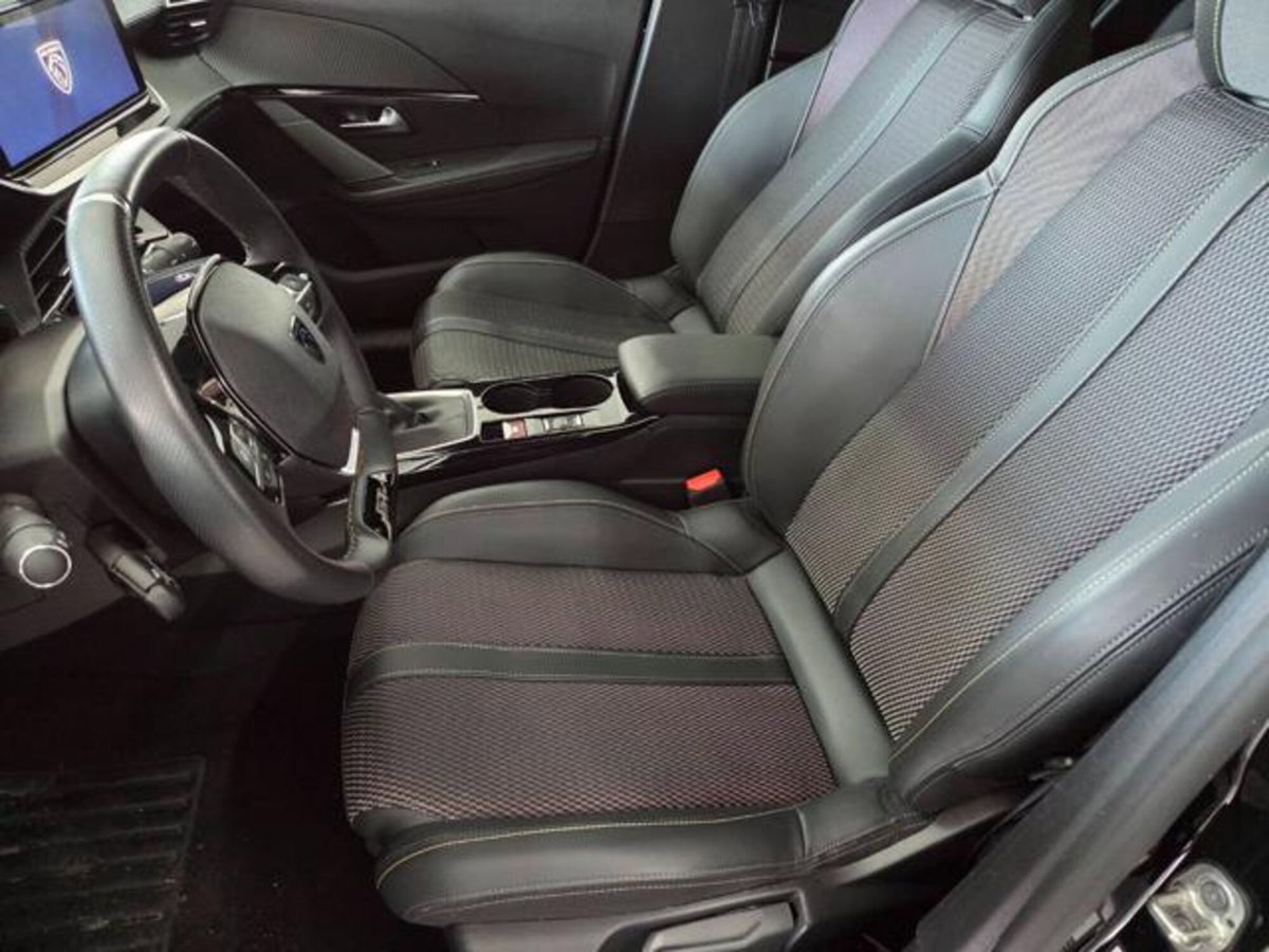 Peugeot 208 PureTech 100 Stop&Start 5 porte GT (6)