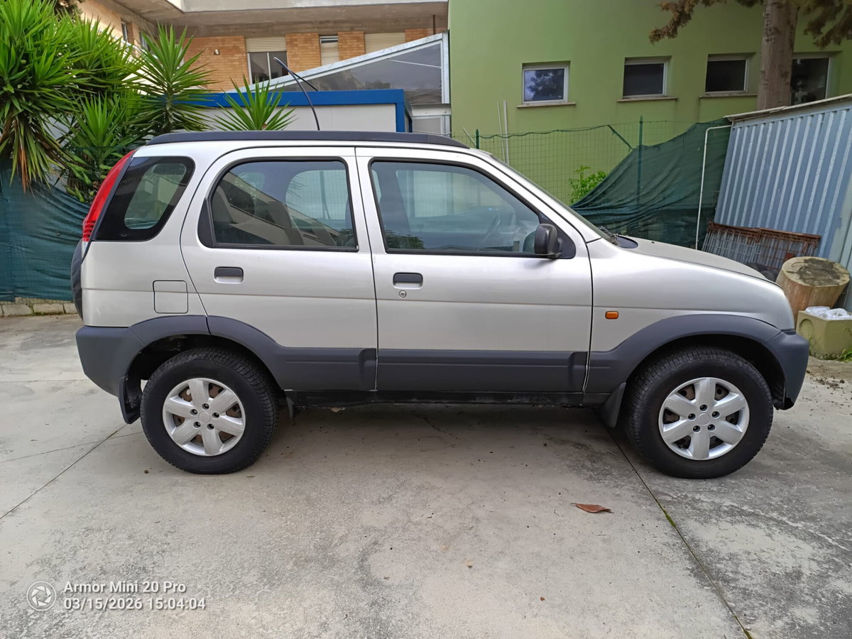 Daihatsu Terios 1.3i 16V cat 4WD SX (2)