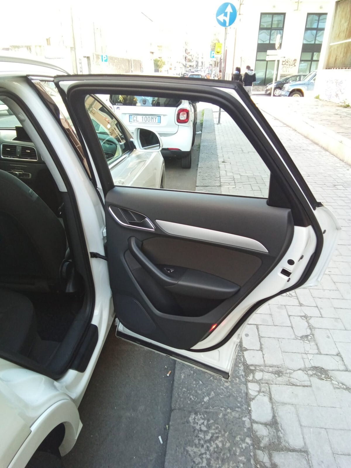 Audi Q3 2.0 TDI 120 CV Business (10)
