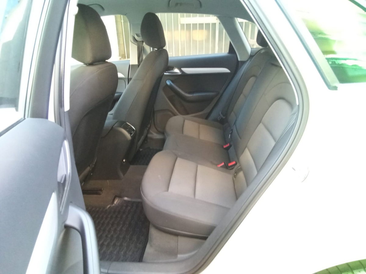 Audi Q3 2.0 TDI 120 CV Business (11)