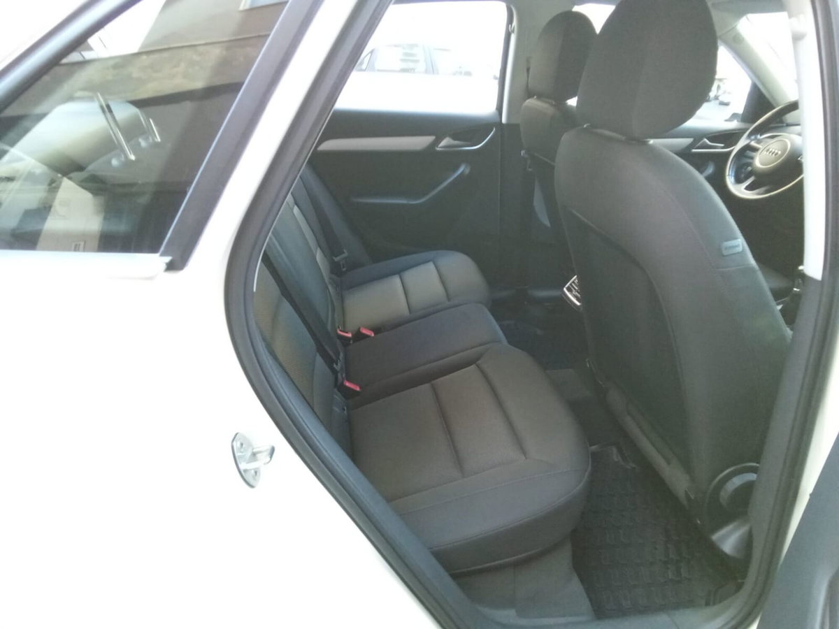Audi Q3 2.0 TDI 120 CV Business (12)