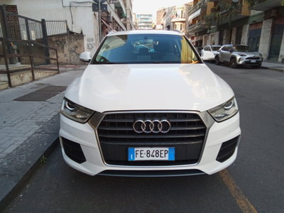 Audi Q3 2.0 TDI 120 CV Business (2)