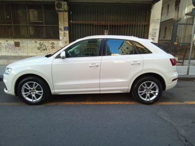 Audi Q3 2.0 TDI 120 CV Business (4)