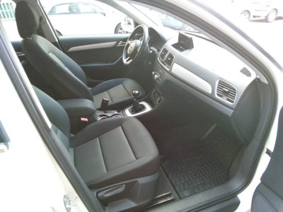 Audi Q3 2.0 TDI 120 CV Business (9)