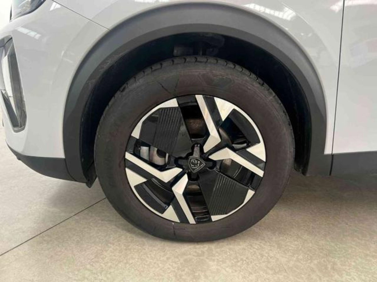 Peugeot 2008 PureTech 100 S&S Allure (11)