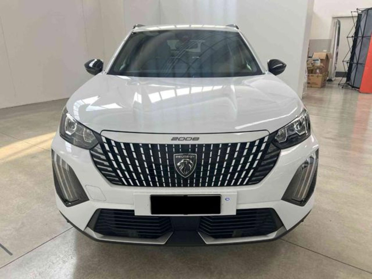 Peugeot 2008 PureTech 100 S&S Allure (2)