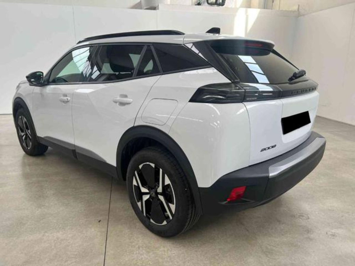 Peugeot 2008 PureTech 100 S&S Allure (3)