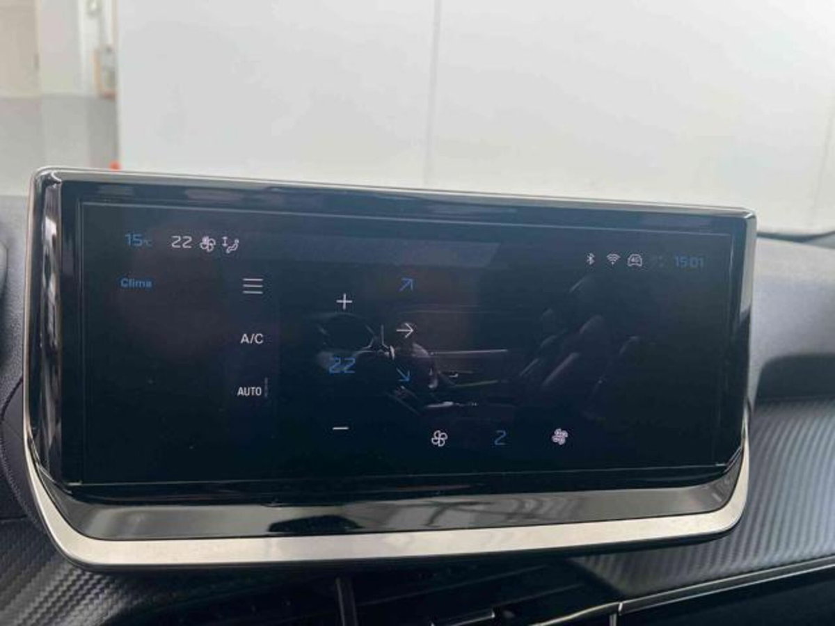 Peugeot 2008 PureTech 100 S&S Allure (7)