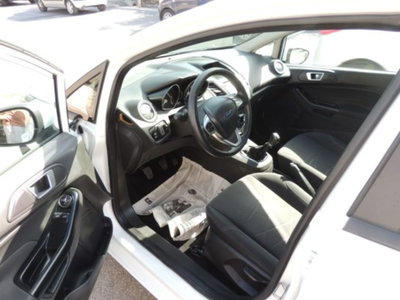 Ford Fiesta 1.5 TDCi 75CV 5 porte (10)