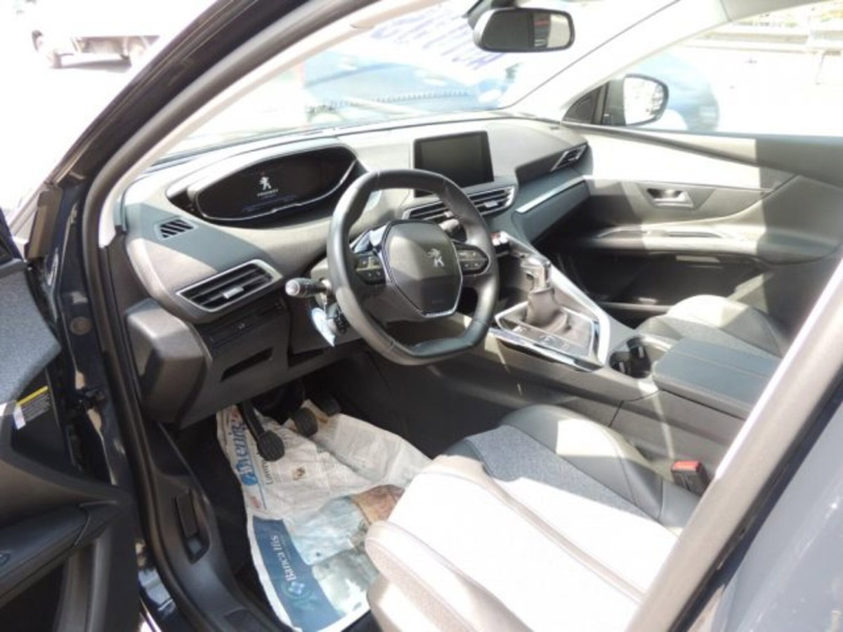 Peugeot 3008 BlueHDi 120 S&S Allure (10)