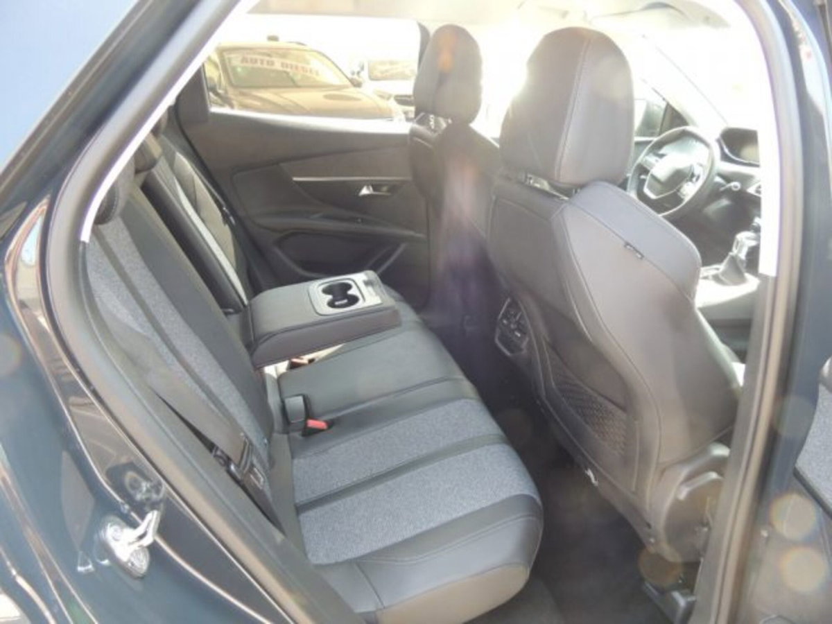 Peugeot 3008 BlueHDi 120 S&S Allure (6)