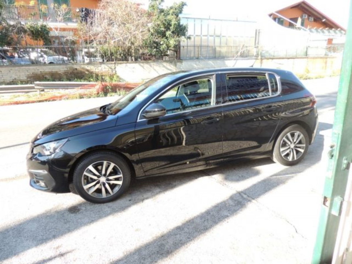 Peugeot 308 BlueHDi 130 S&S Allure (10)