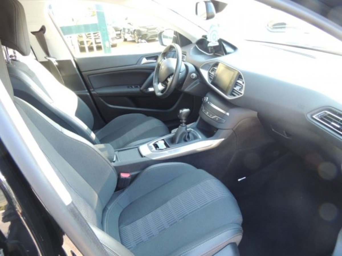 Peugeot 308 BlueHDi 130 S&S Allure (4)