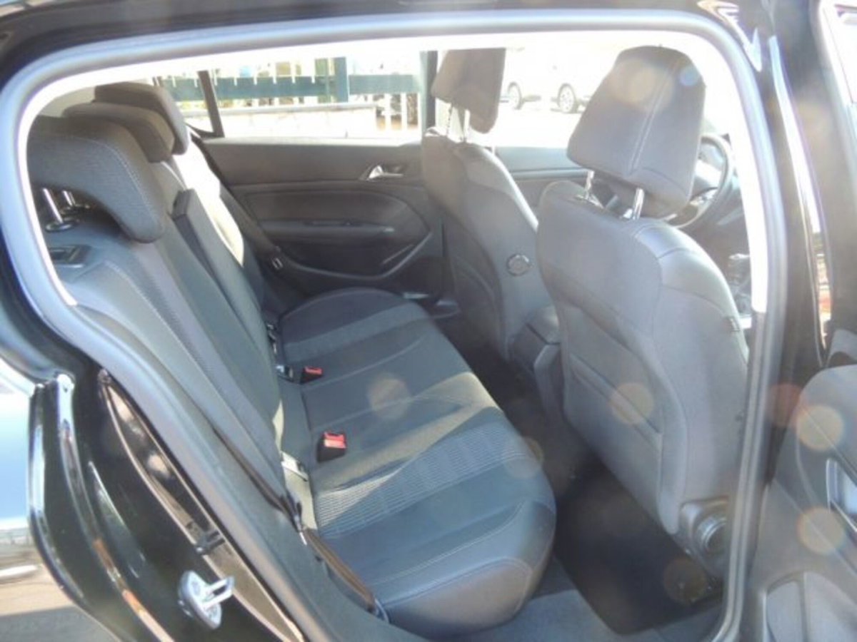 Peugeot 308 BlueHDi 130 S&S Allure (5)