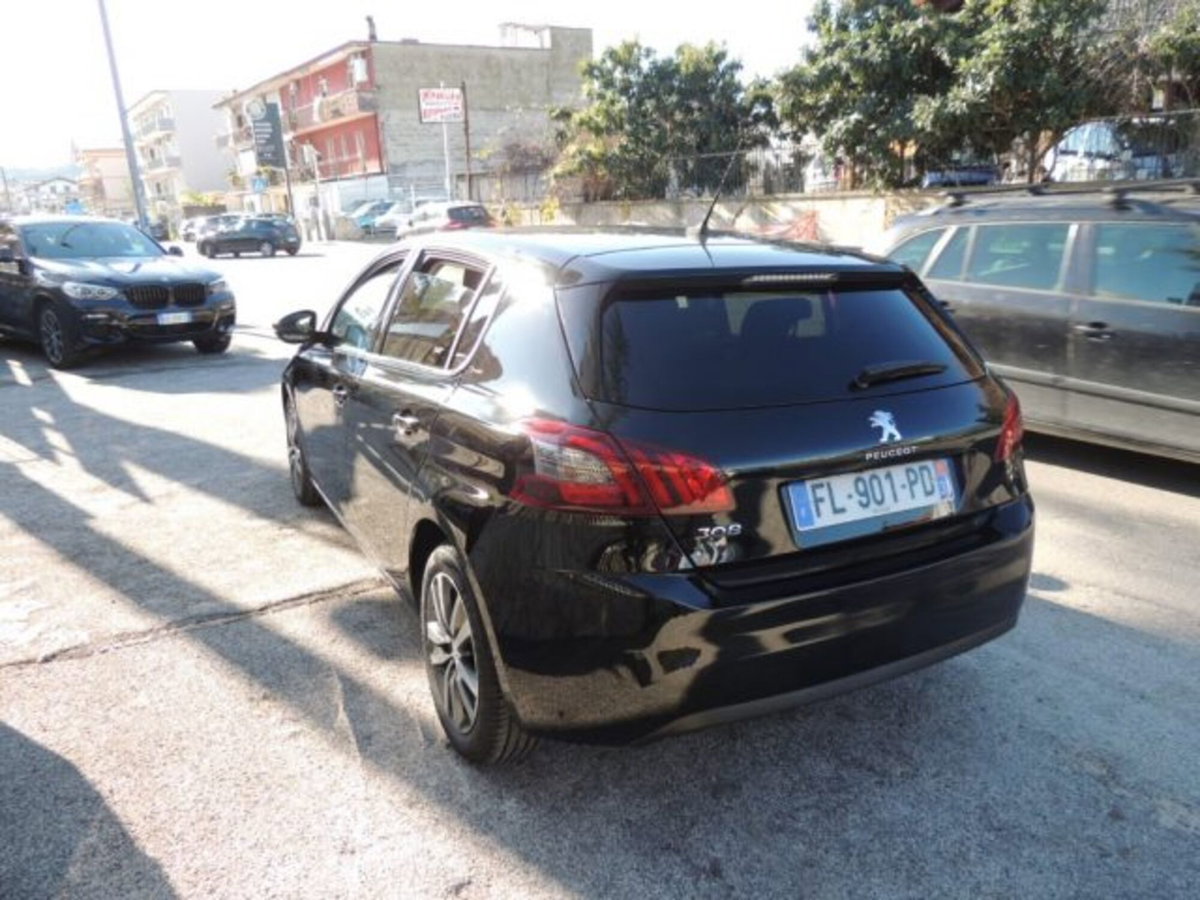 Peugeot 308 BlueHDi 130 S&S Allure (8)