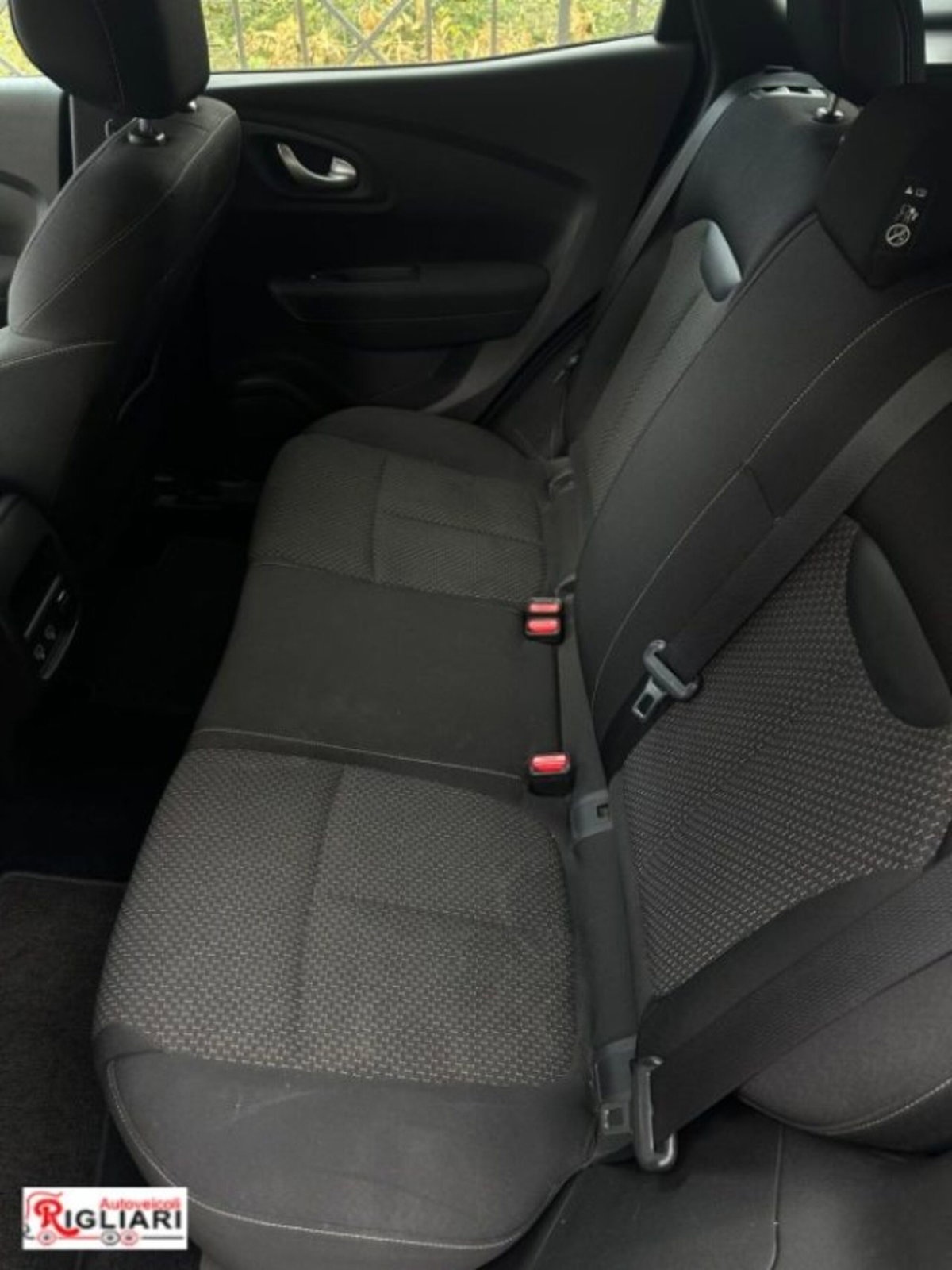 Renault Kadjar dCi 8V 115CV EDC Sport Edition (13)